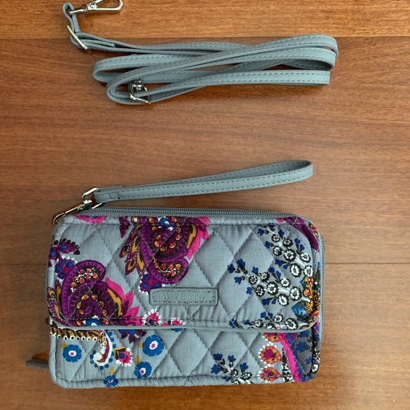 Vera Bradley Handbags - Vera Bradley Crossbody